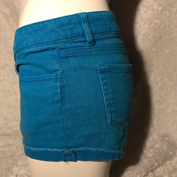 Shorts - Picture 2 of 4